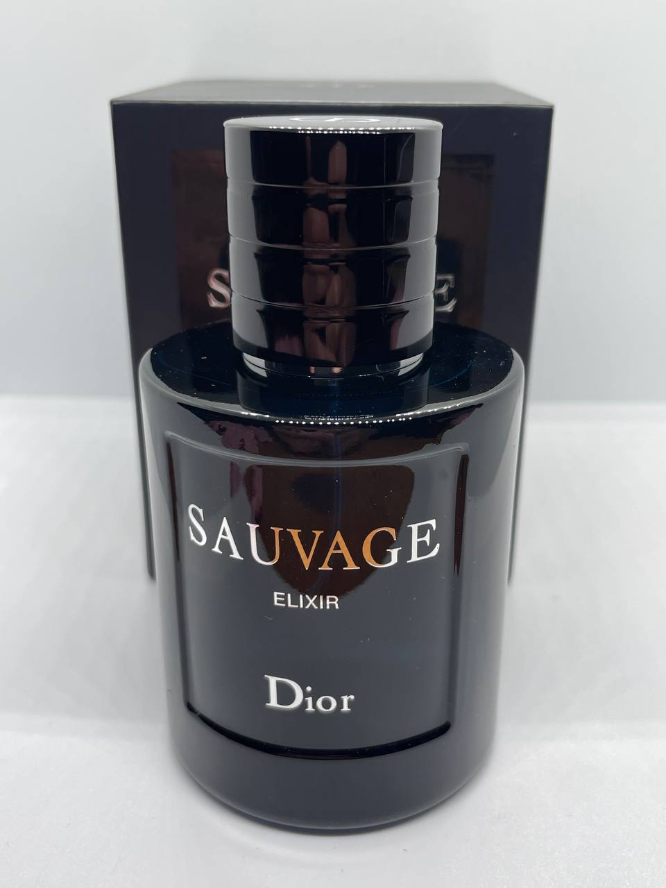 ￼Perfumes, colones