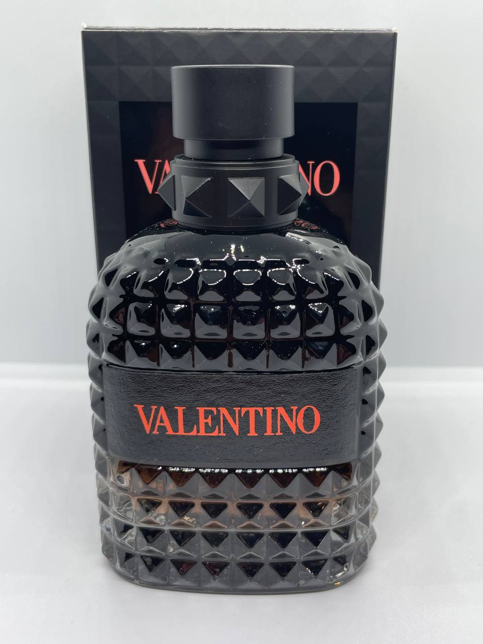￼Perfumes, colones