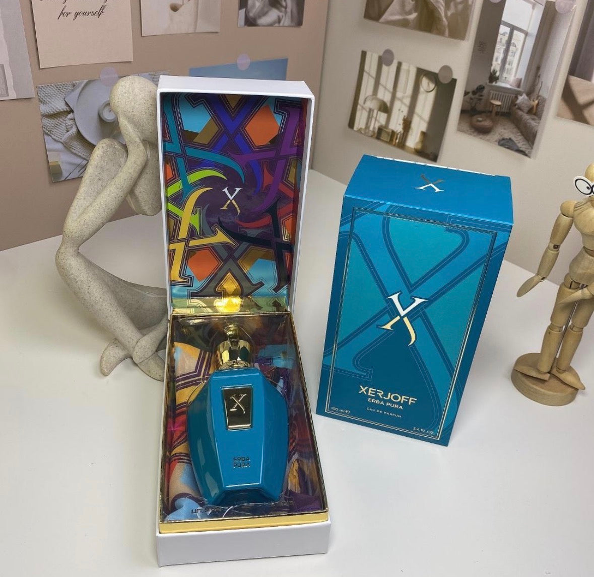 ￼Perfumes, colones